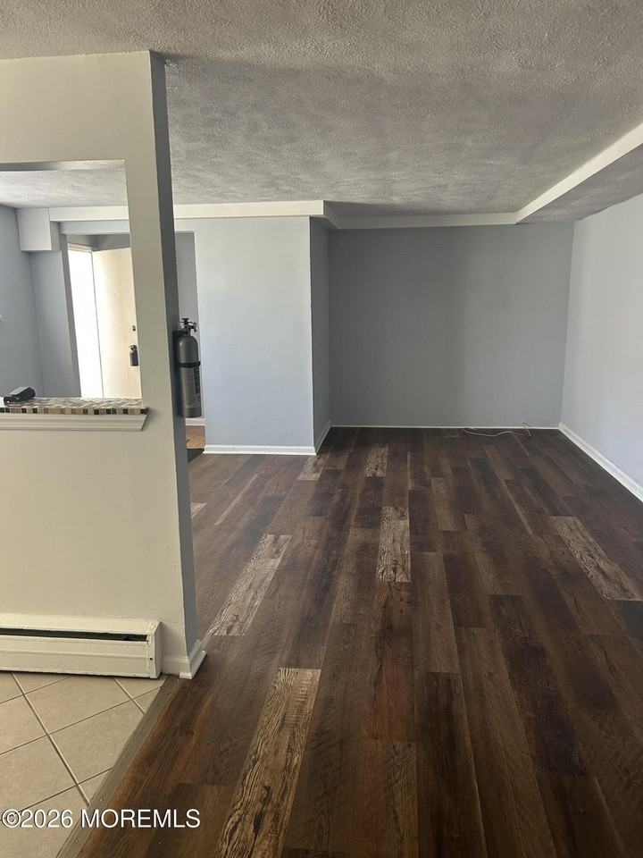 732 Ocean Ave #B - Photo 2 of 6