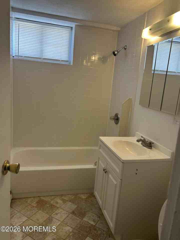 732 Ocean Ave #B - Photo 6 of 6