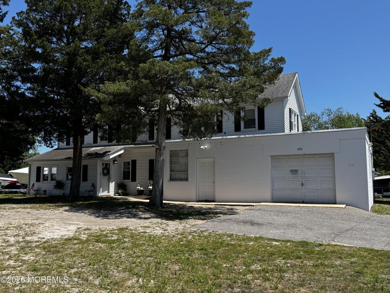 1712 Bay Ave #B - Photo 2 of 12