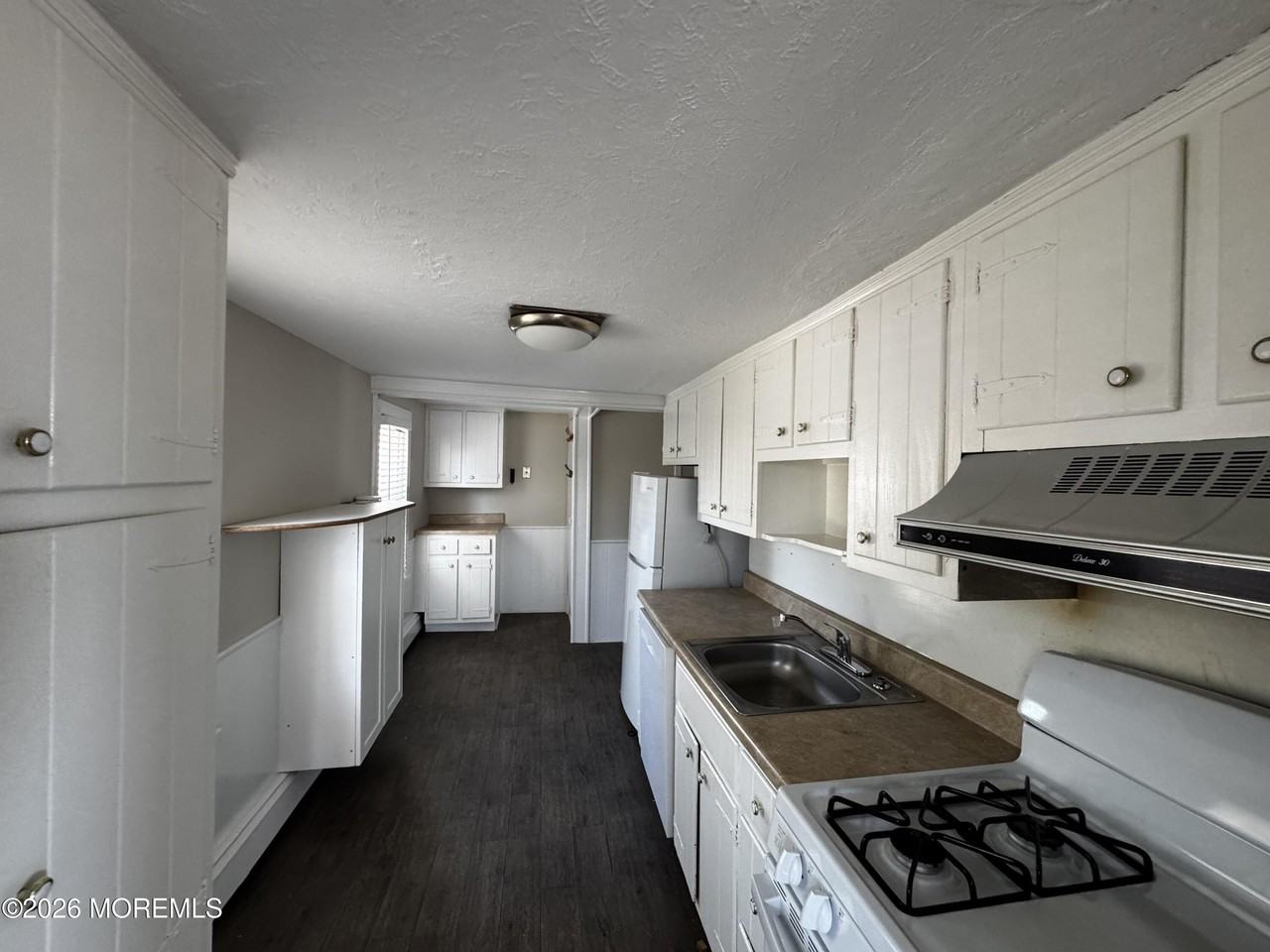 1712 Bay Ave #B - Photo 6 of 12