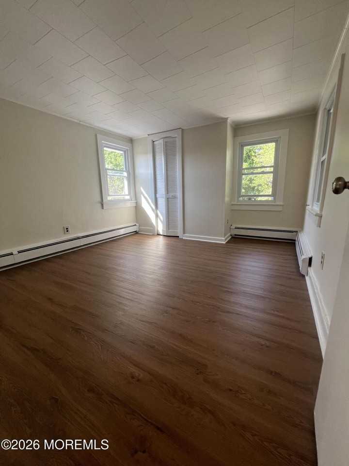 148 W Sylvania Ave #B - Photo 6 of 28