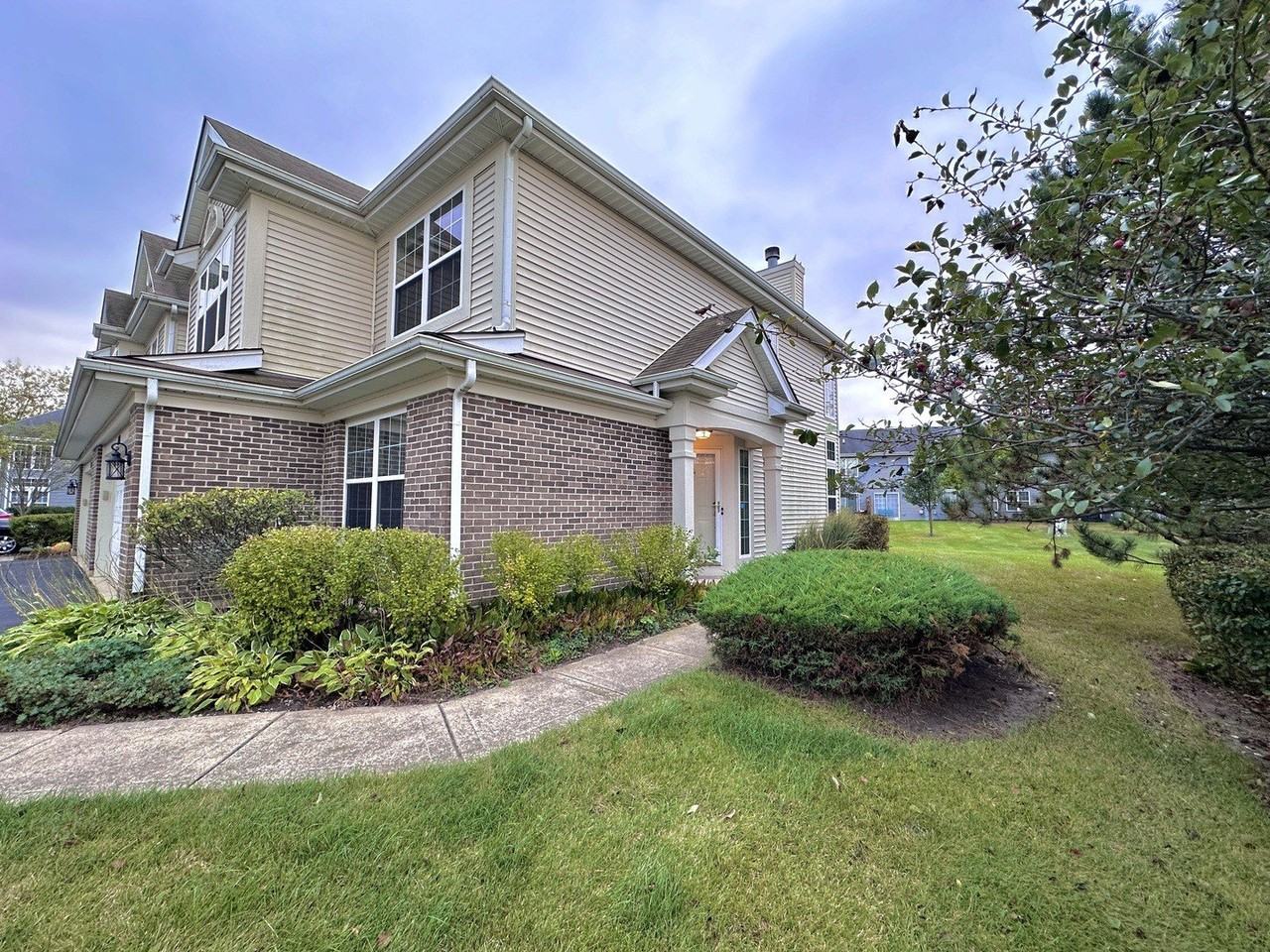 1801 Waverly Way - Photo 3 of 21
