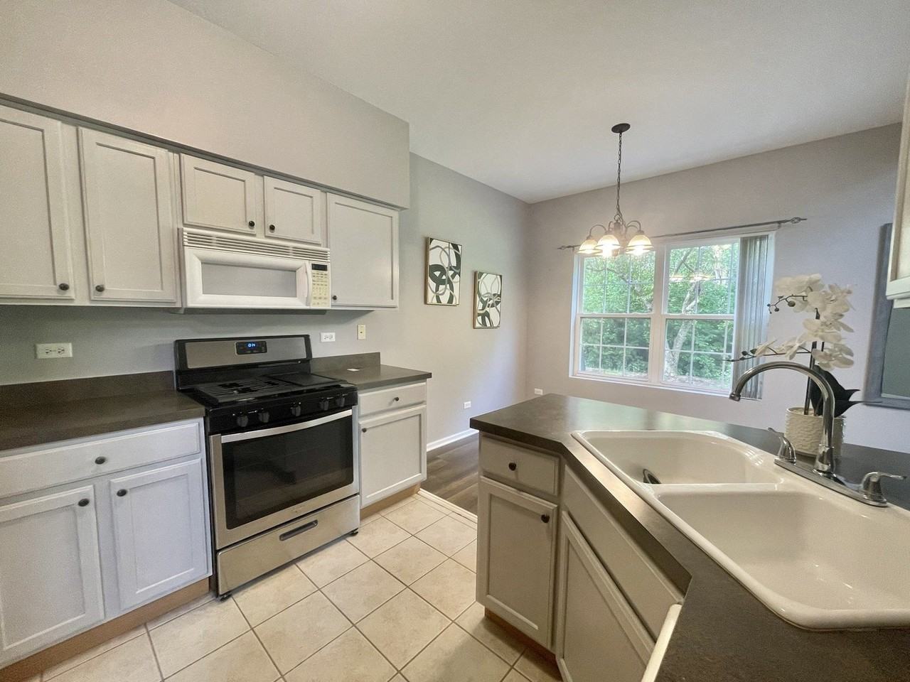 2607 Oak Tree Ln - Photo 5 of 11