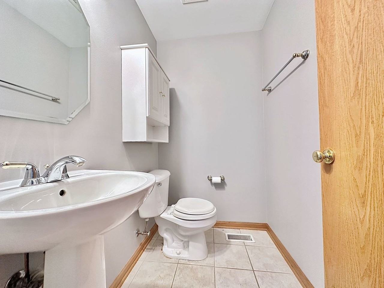 2607 Oak Tree Ln - Photo 6 of 11