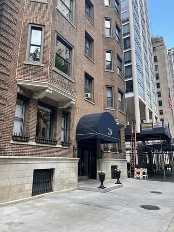 20 E Goethe St #504
