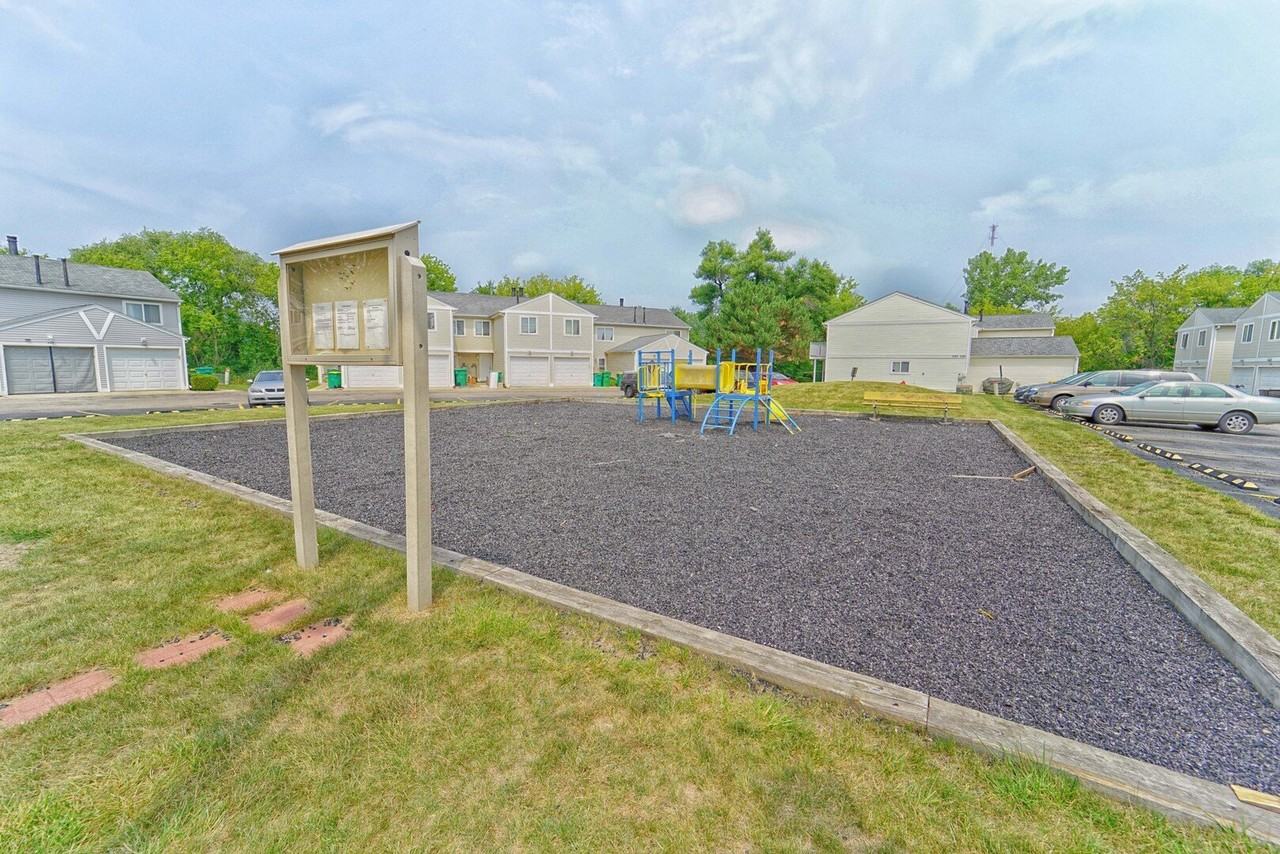 389 Meadow Green Ln #1 - Photo 3 of 14