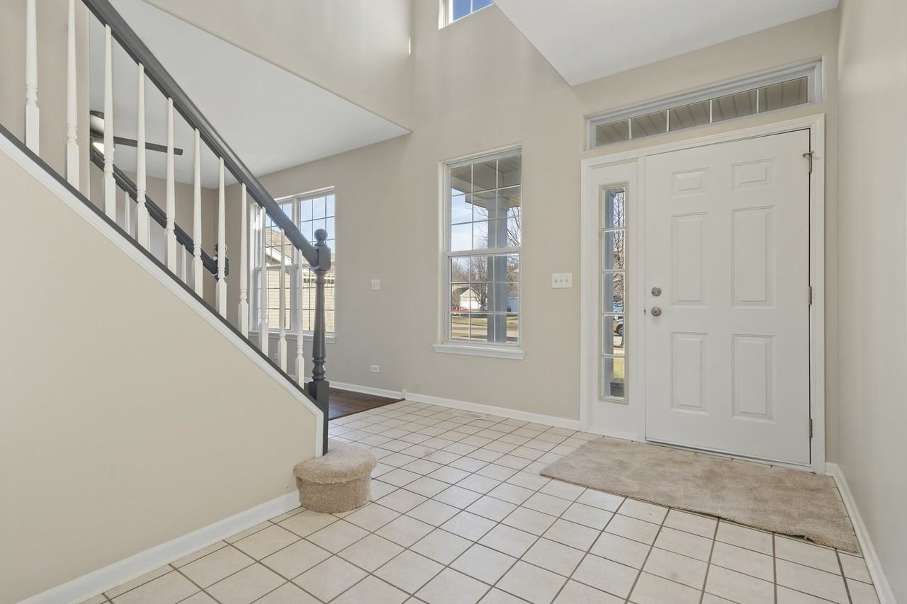 32804 Bending Creek Road - Photo 2 of 42