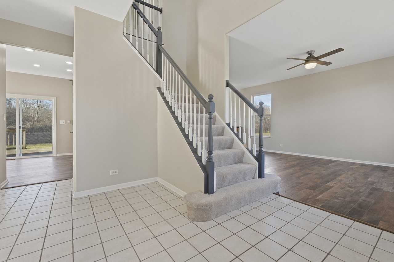 32804 Bending Creek Road - Photo 3 of 42