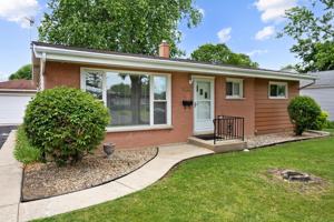 featured image of 1290 Margret St