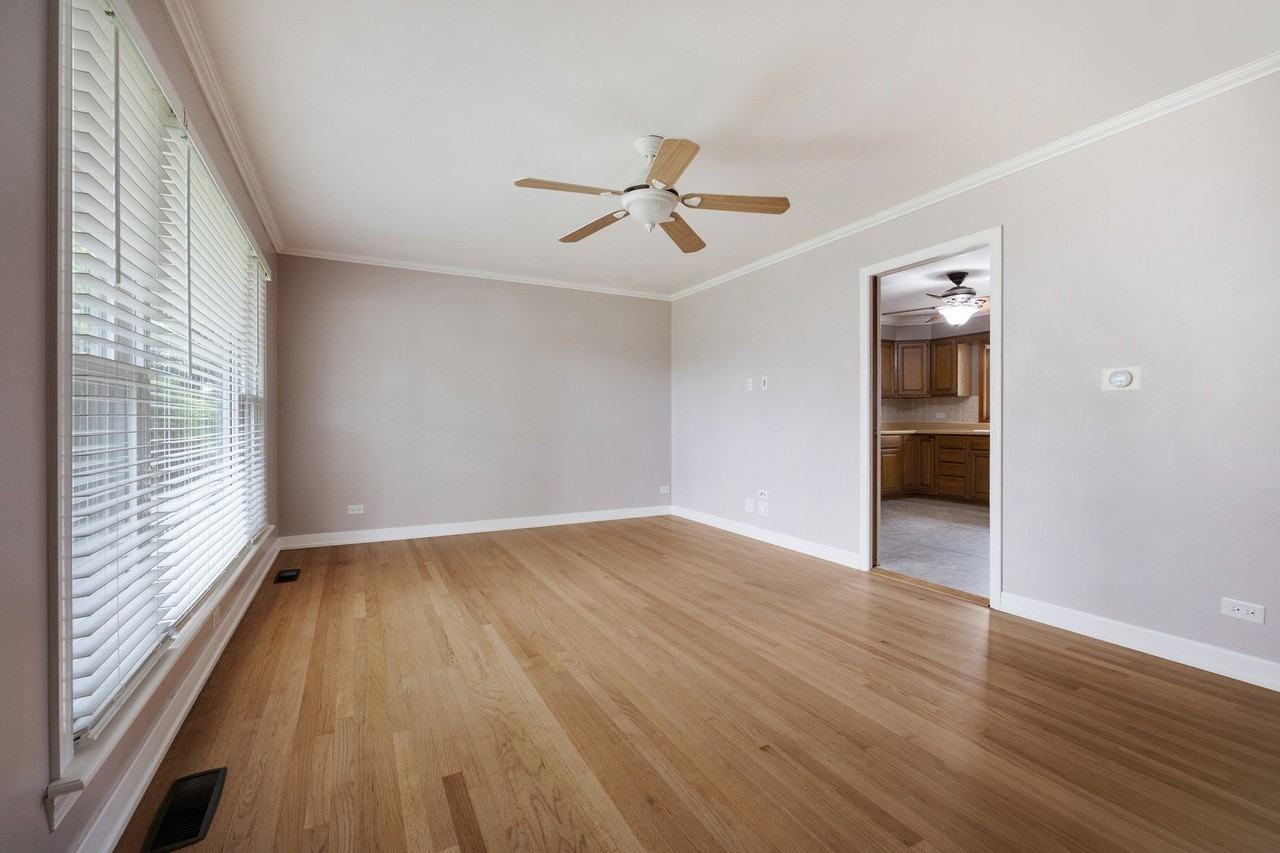 1290 Margret St - Photo 6 of 26