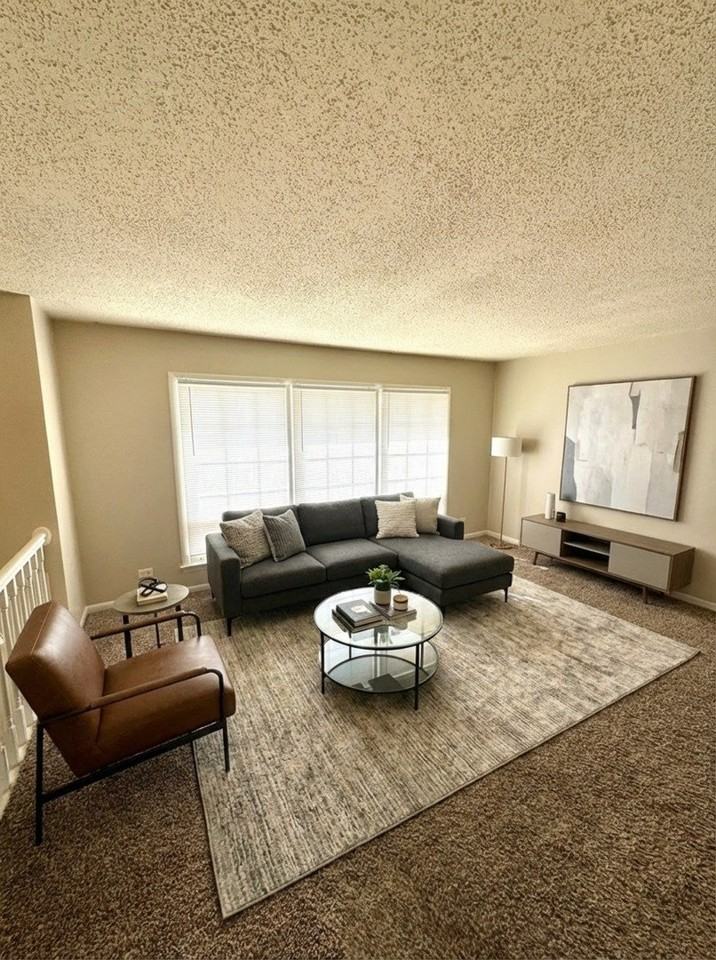 16001 Avalon Ave - Photo 2 of 11