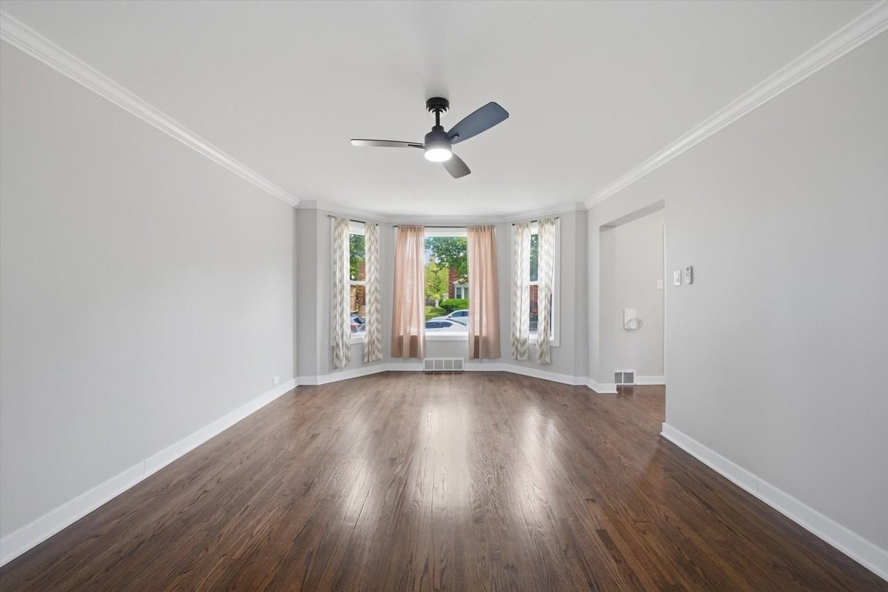 8452 S Marshfield Ave - Photo 4 of 50