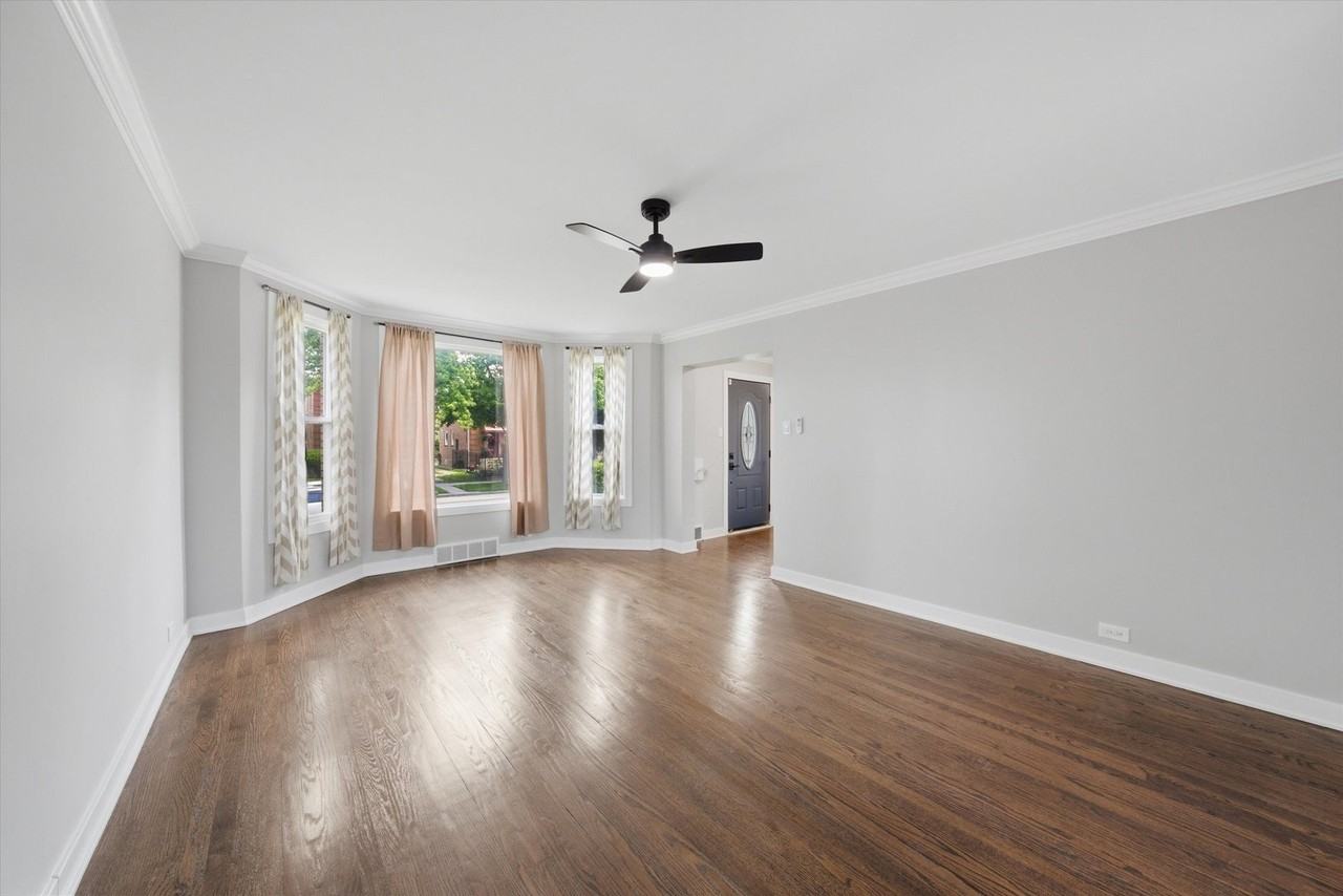 8452 S Marshfield Ave - Photo 5 of 50