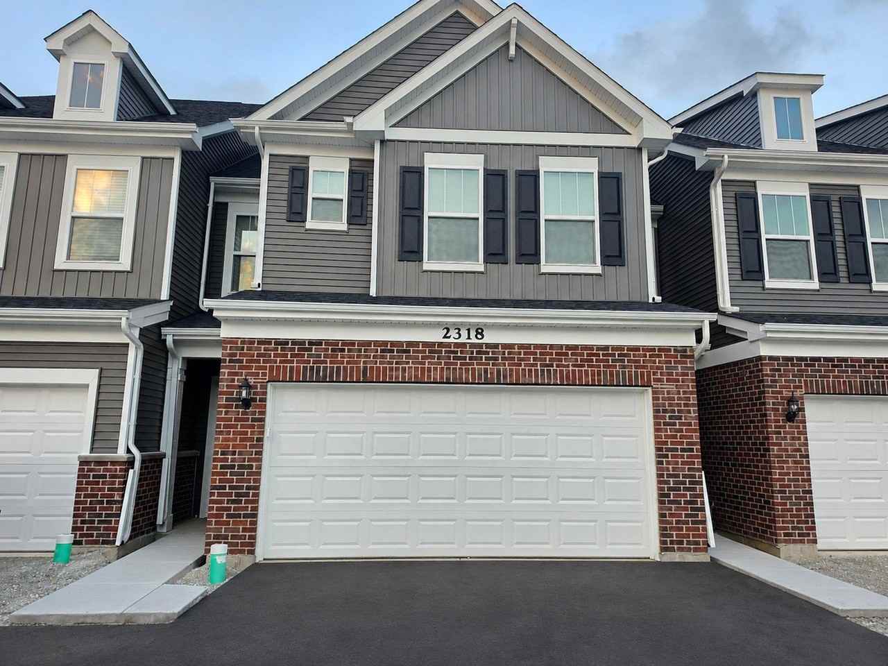 2318 Horseshoe Cir #08802 - Photo 2 of 39