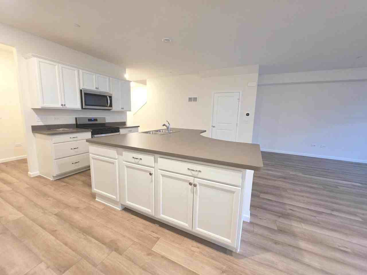 2318 Horseshoe Cir #08802 - Photo 7 of 39