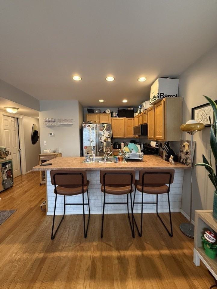 1642 W Fletcher St #1 - Photo 3 of 11