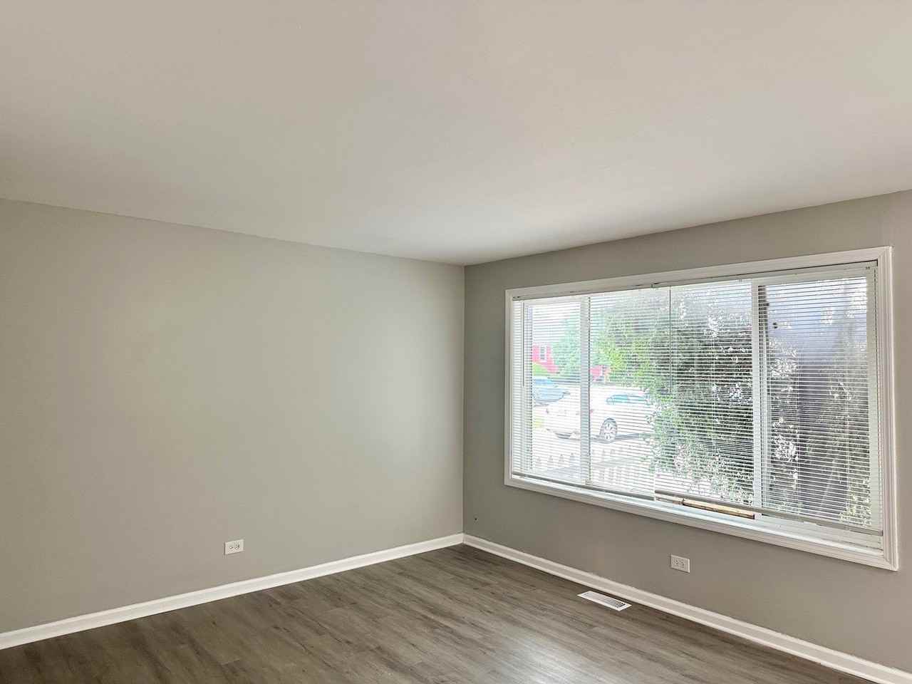 1715 E Roosevelt Rd #1 - Photo 4 of 15