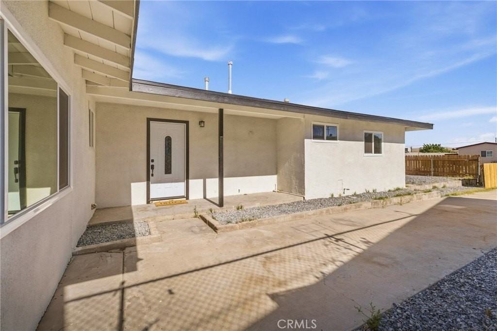 937 E Elizabeth St - Photo 3 of 28