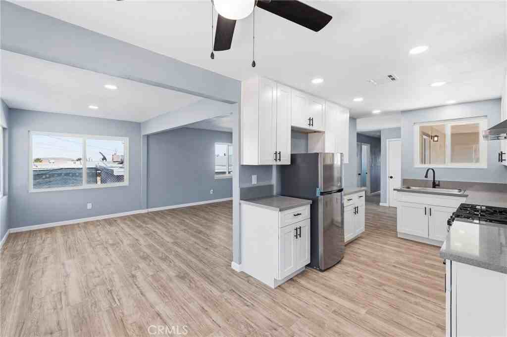 937 E Elizabeth St - Photo 7 of 28