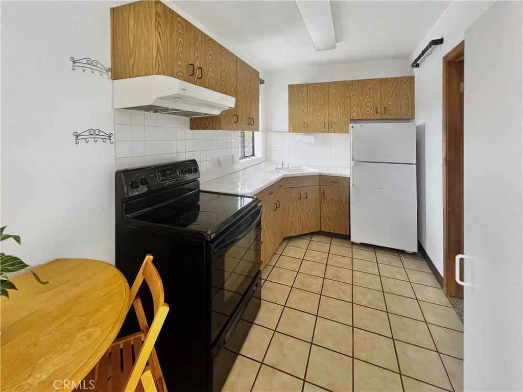 3420 Templeton Rd #2 - Photo 3 of 8