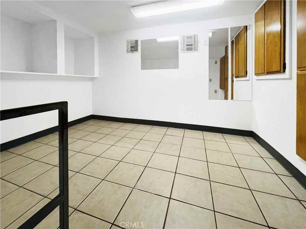3420 Templeton Rd #2 - Photo 5 of 8