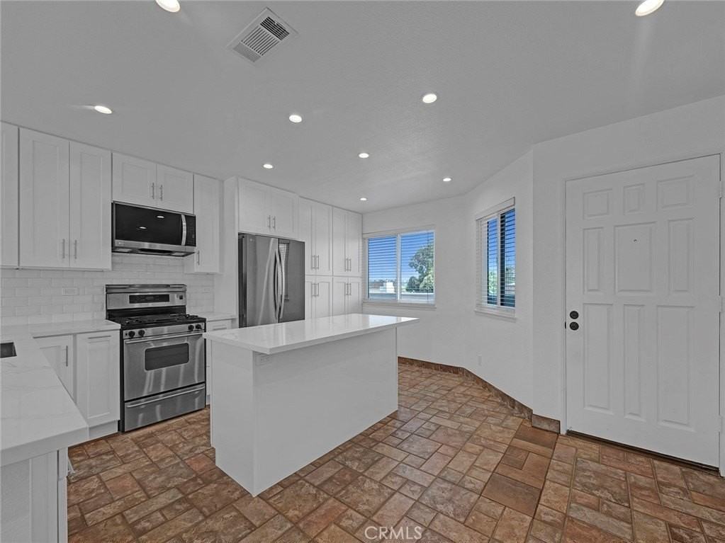 630 Island View Cir - Photo 7 of 28