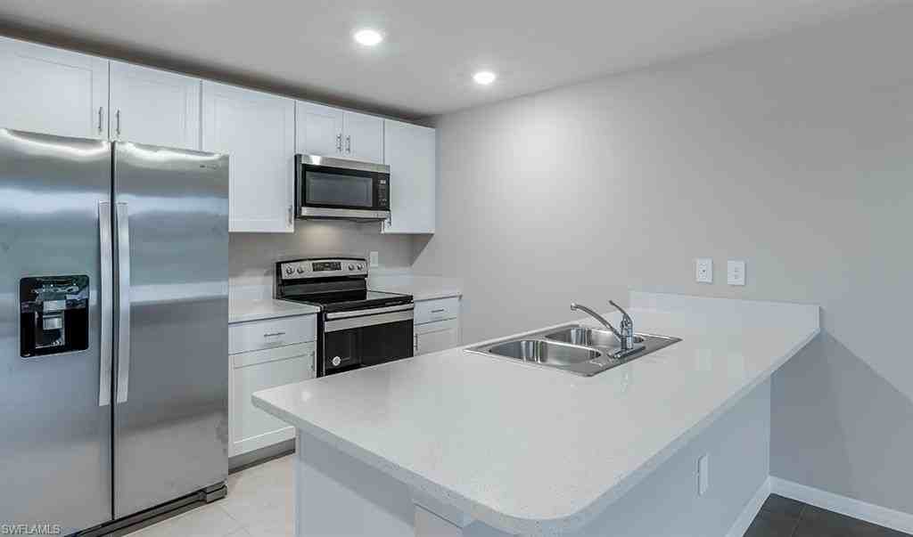 8030 Olive Cir - Photo 3 of 10