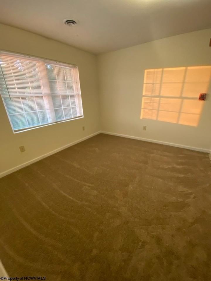 393 Dille St - Photo 2 of 7