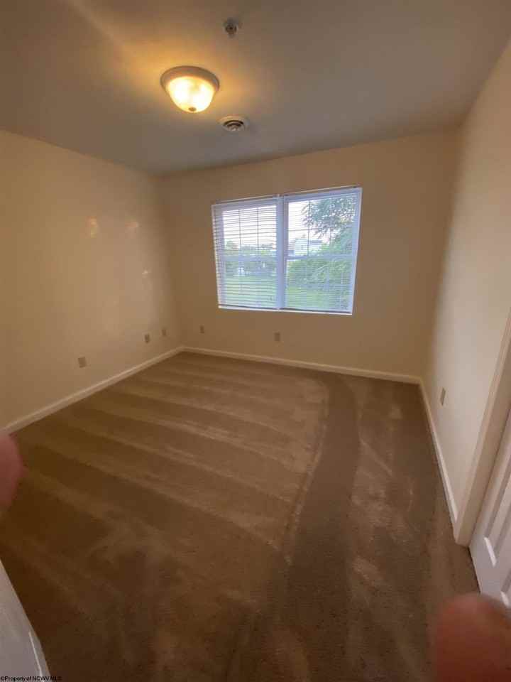 393 Dille St - Photo 3 of 7