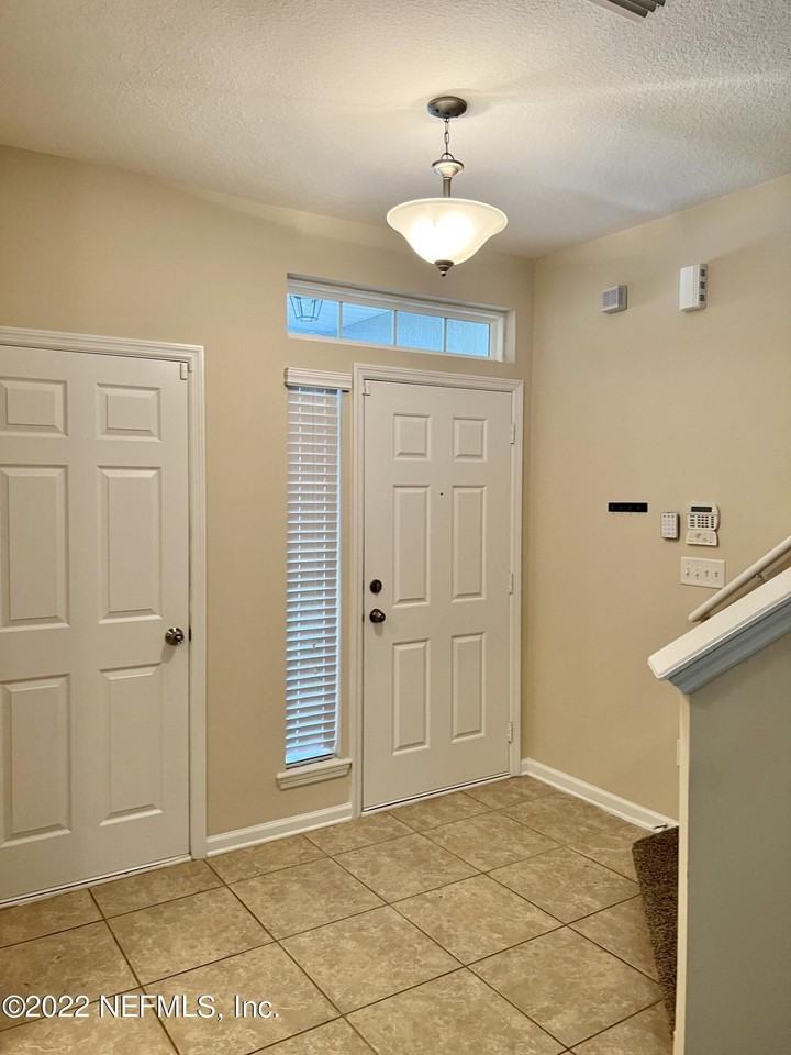 519 Ryker Way - Photo 4 of 24