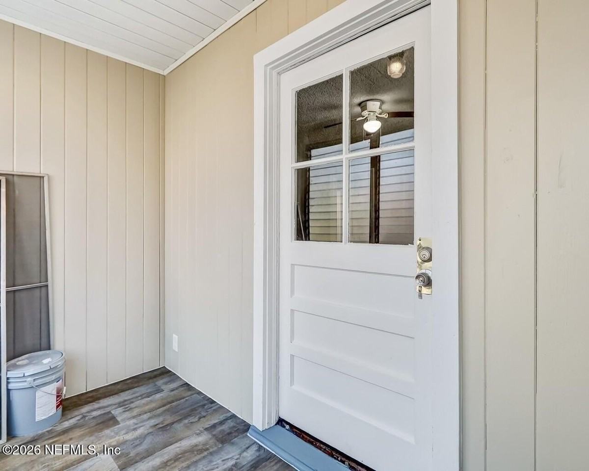 1901 Pullman Ct - Photo 3 of 26