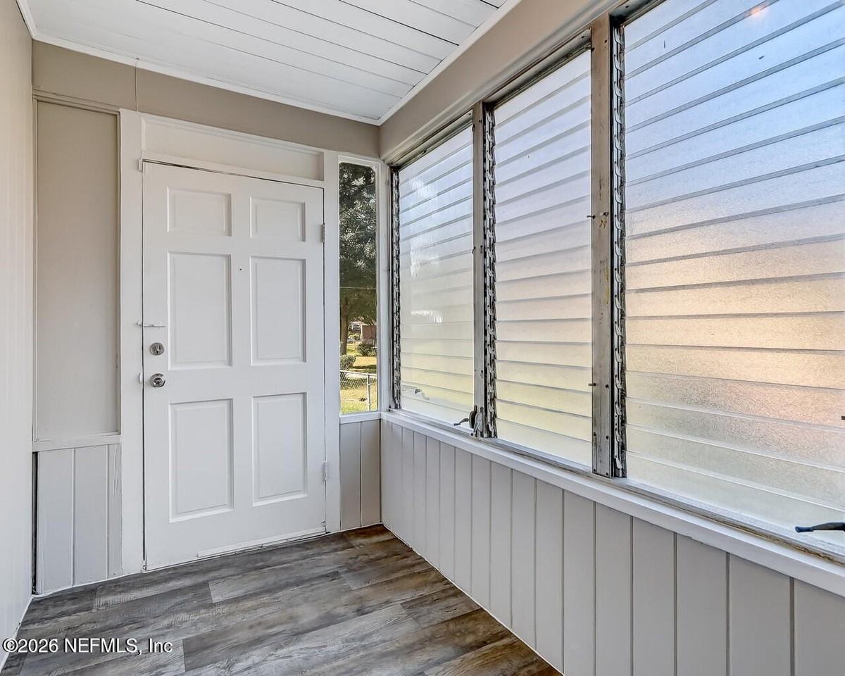 1901 Pullman Ct - Photo 4 of 26