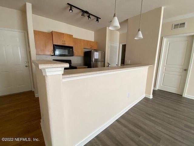 8290 Gate Pkwy W #1211 - Photo 4 of 15