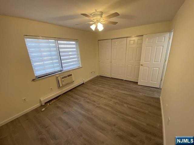 2002 Hawthorne Ln - Photo 7 of 21