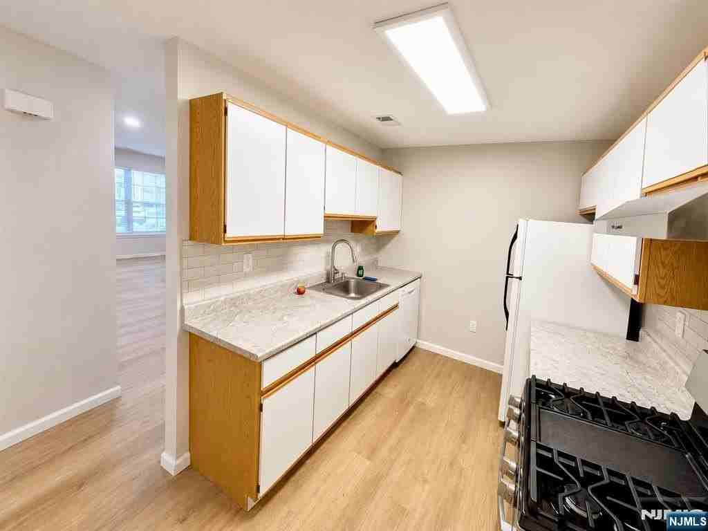2382 Phillip Ct - Photo 7 of 14