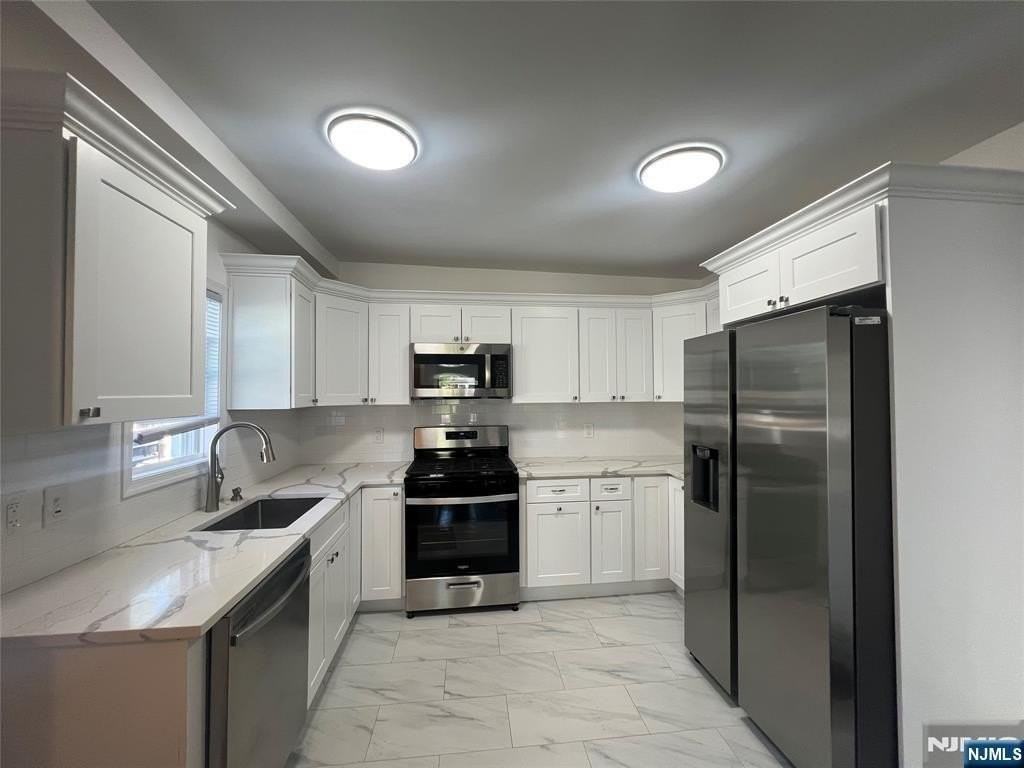 196 2nd St #1 - Photo 3 of 18