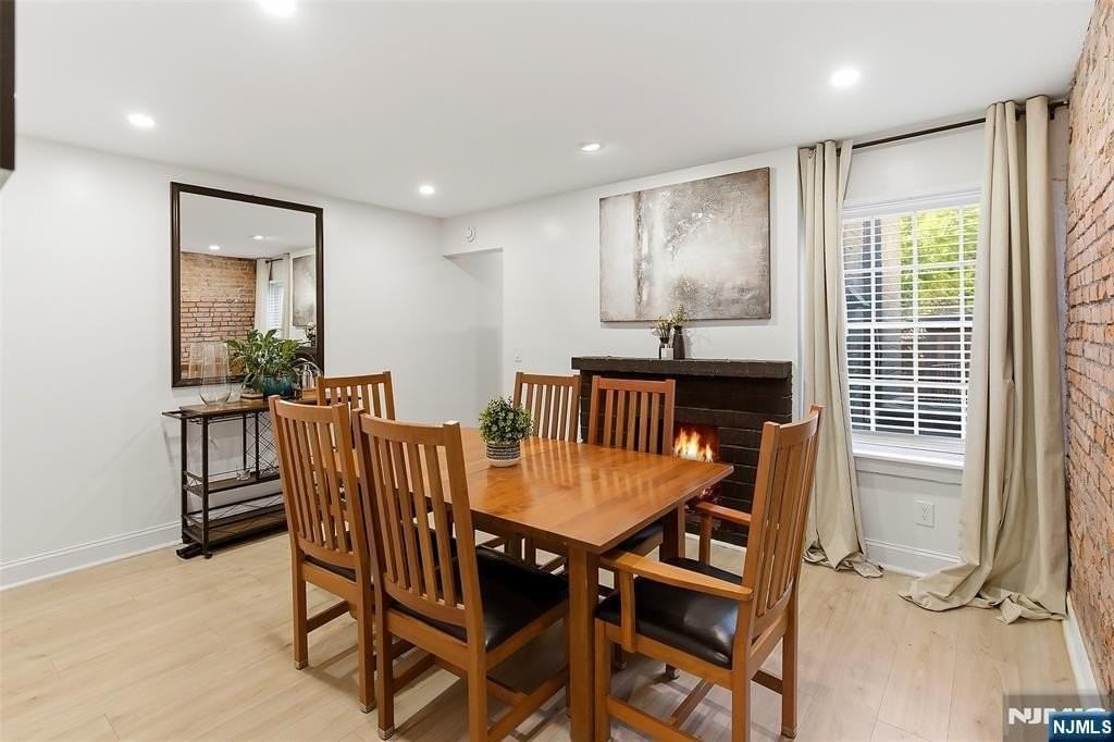22 8th Ave - Photo 6 of 26