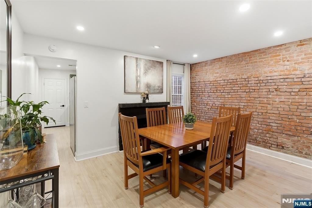 22 8th Ave - Photo 7 of 26