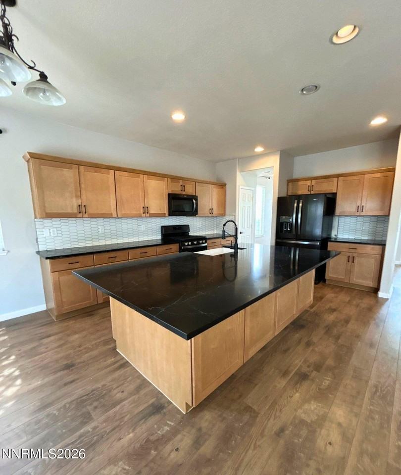 6630 Accolade Ct - Photo 4 of 16
