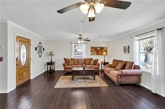 5010 Saint Claude Ave - Photo 2 of 14
