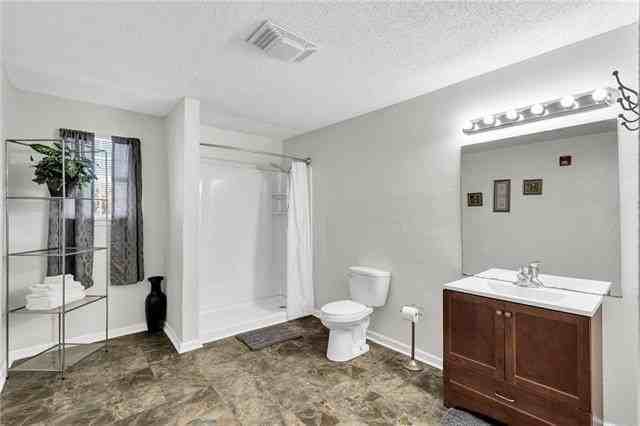 5010 Saint Claude Ave - Photo 5 of 14
