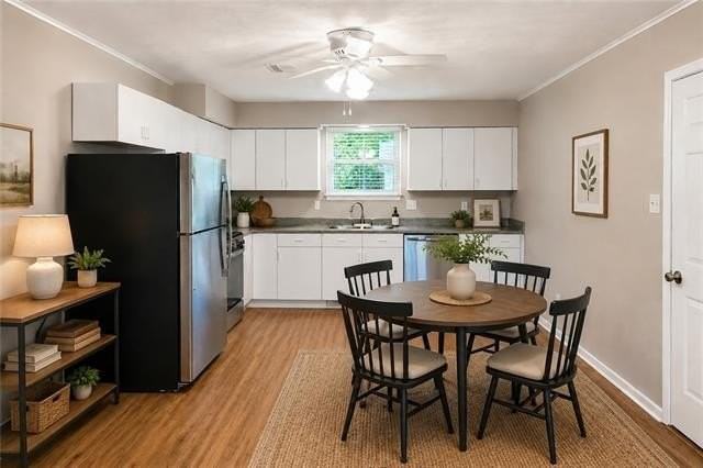 512 N Howard Ave - Photo 5 of 10