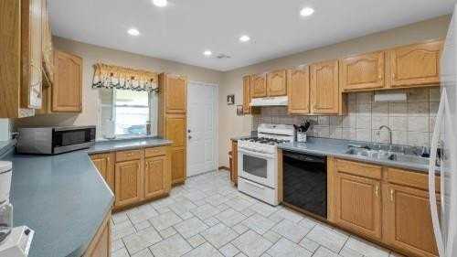 4000 Fir Ct - Photo 5 of 17
