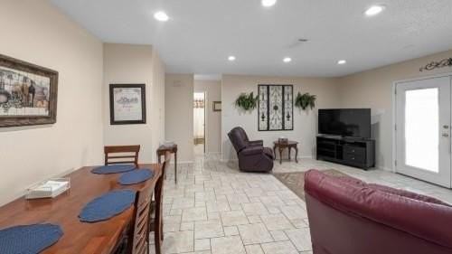4000 Fir Ct - Photo 6 of 17
