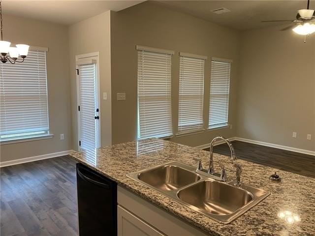 39071 Fairfield Dr - Photo 3 of 9
