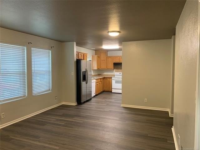 771 Hilltop Dr - Photo 3 of 13