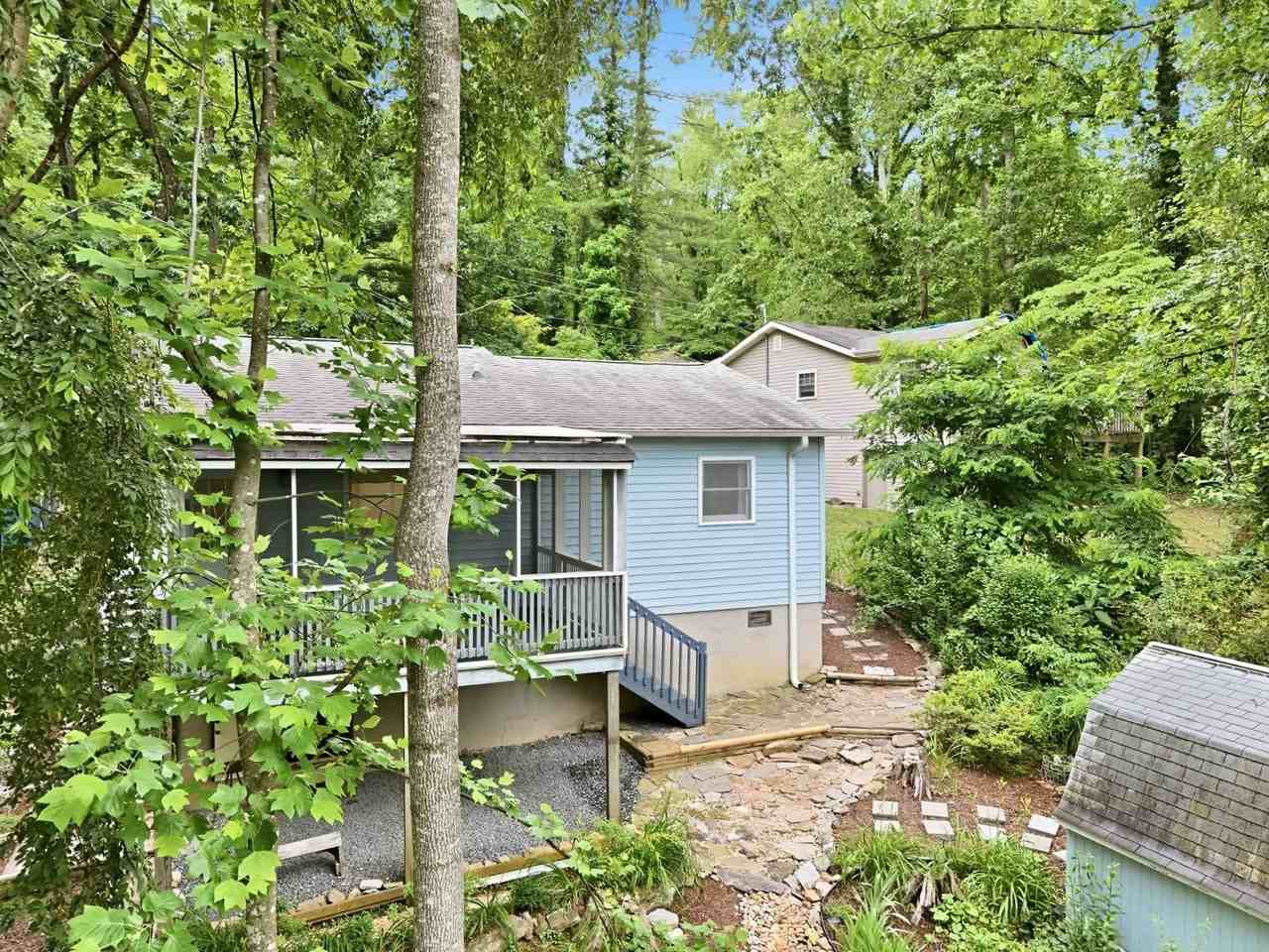 122 Wells St - Photo 4 of 18