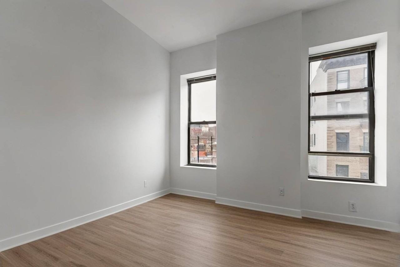 411 Manhattan Ave #9 - Photo 3 of 24