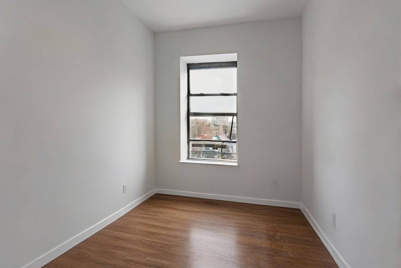 411 Manhattan Ave #9 - Photo 7 of 24