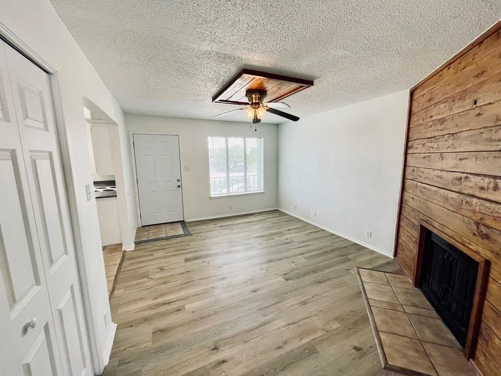 1203 Redwood Dr Apt C #C - Photo 4 of 17
